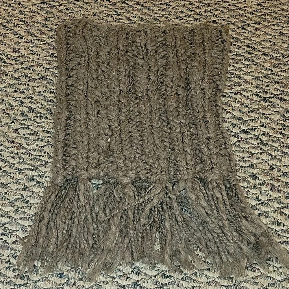 American Eagle brown knit scarf